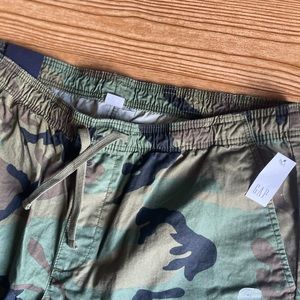 GAP camouflage shorts MENS